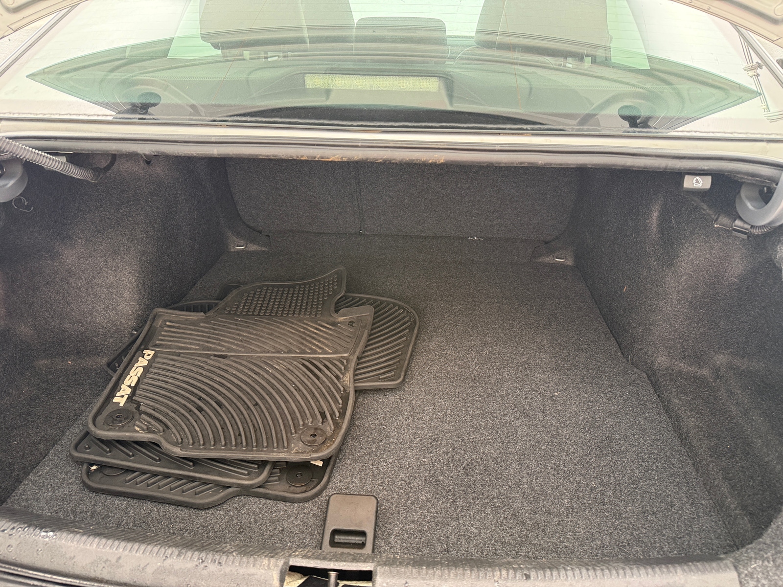 Thumbnail: 2018 Volkswagen Passat - 6