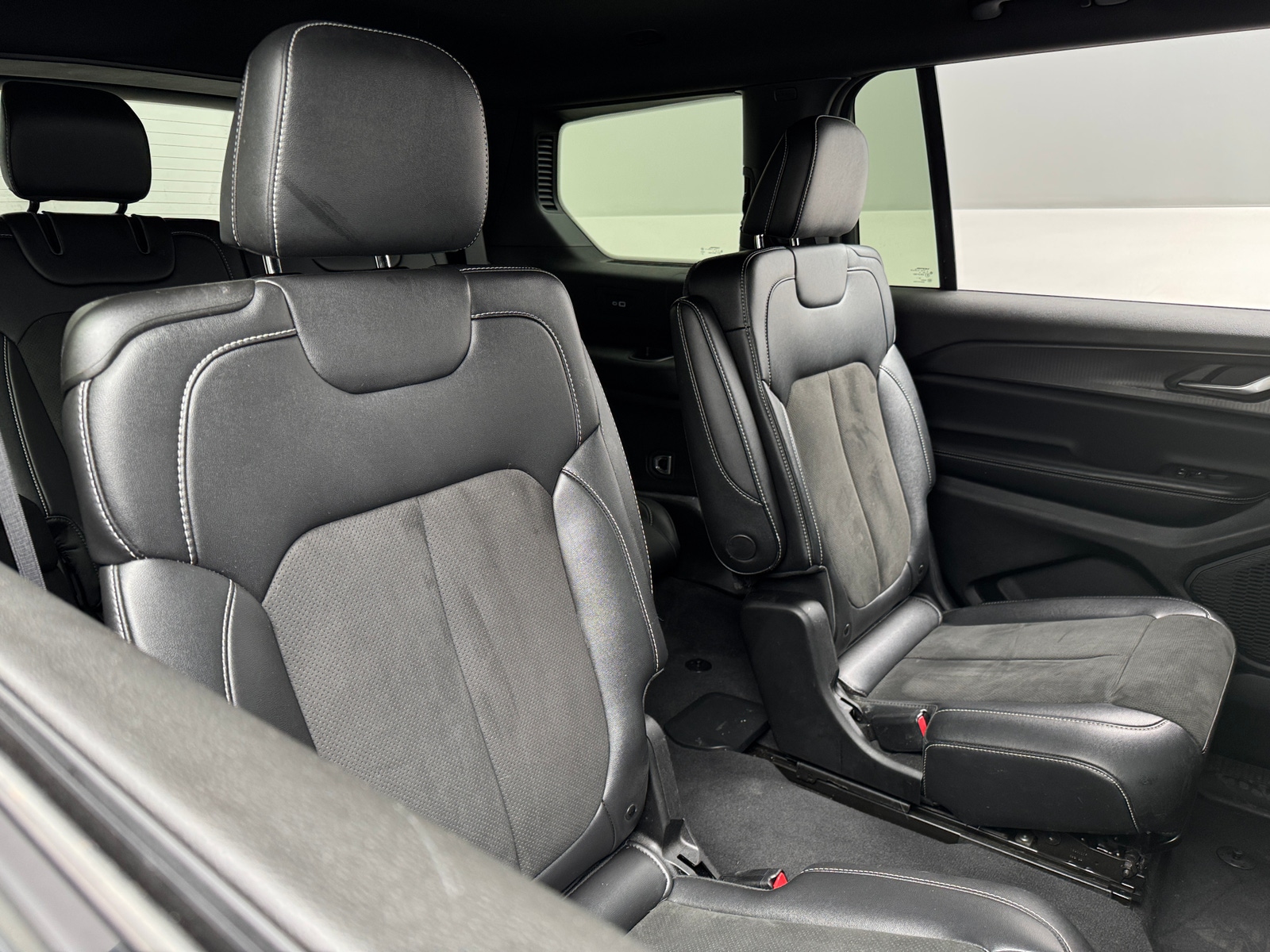 Thumbnail: 2023 Jeep Grand Cherokee L - 5