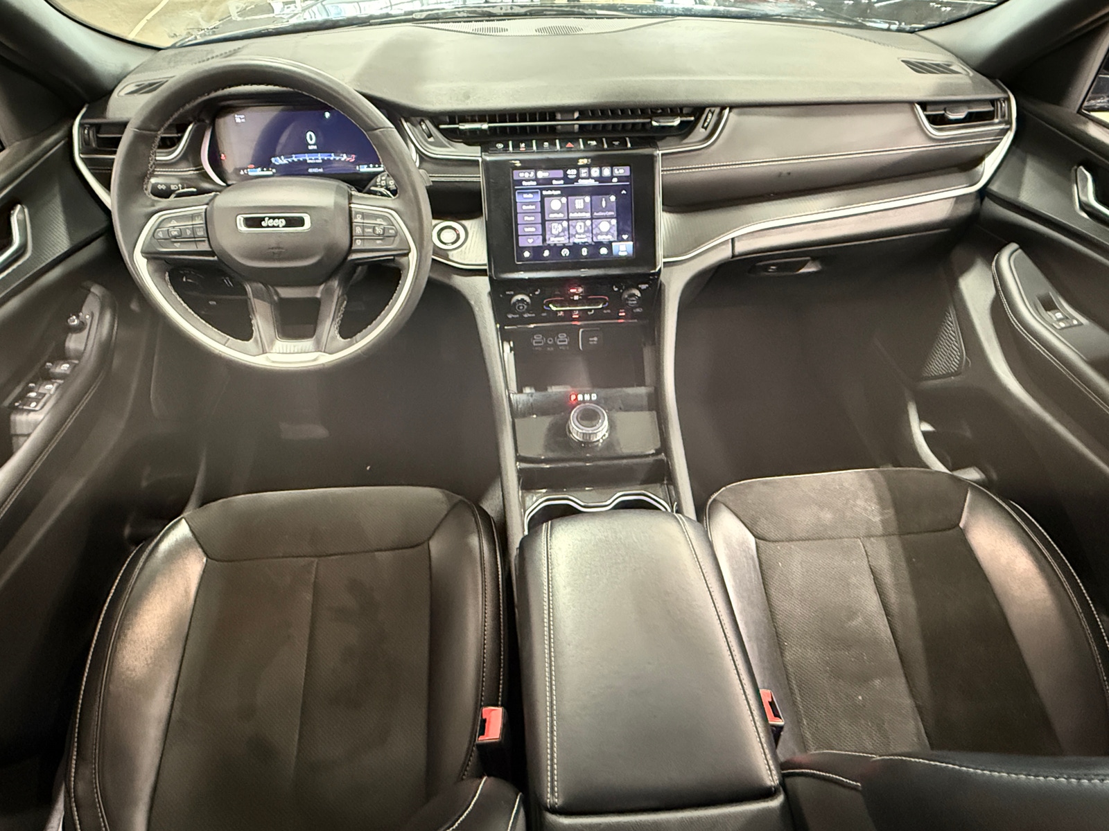 Thumbnail: 2023 Jeep Grand Cherokee L - 2