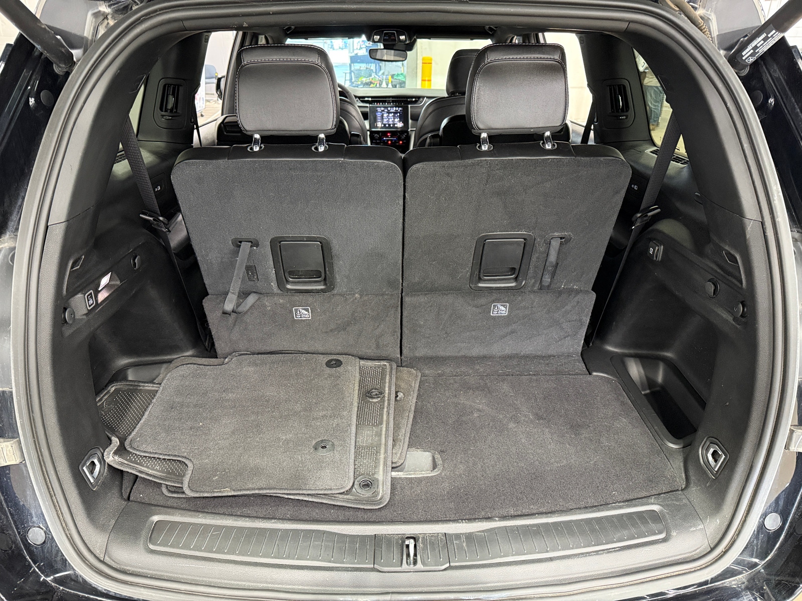 Thumbnail: 2023 Jeep Grand Cherokee L - 6