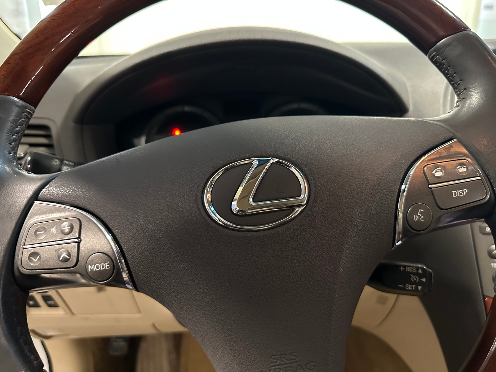 Thumbnail: 2011 Lexus ES - 4