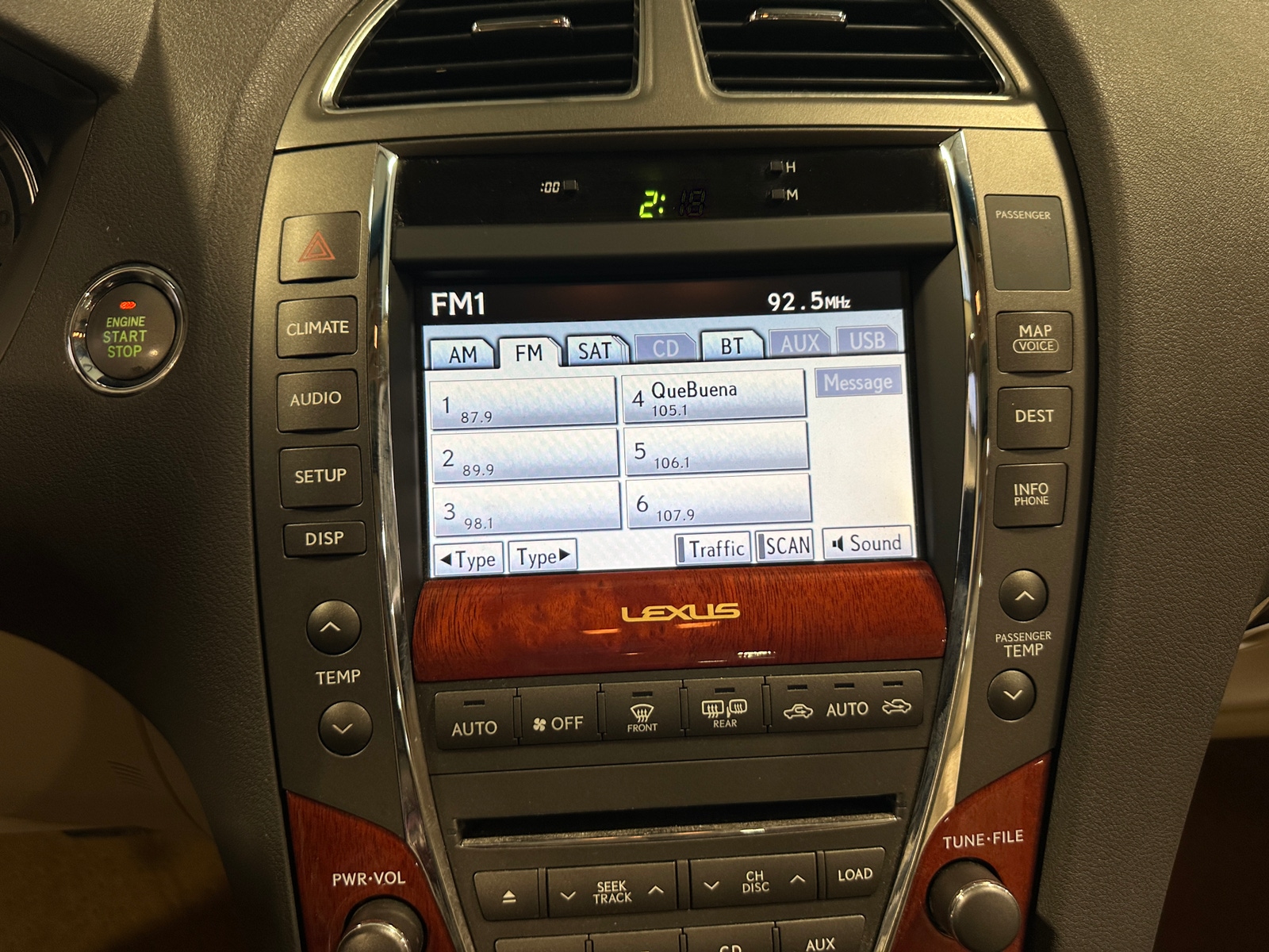 Thumbnail: 2011 Lexus ES - 3