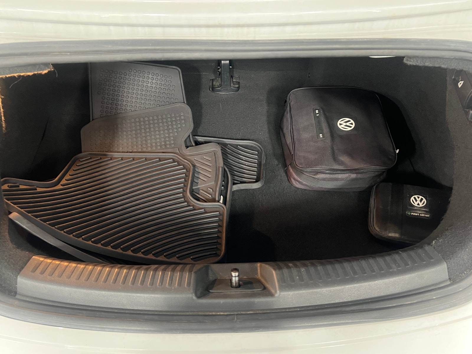 Thumbnail: 2015 Volkswagen Beetle - 6