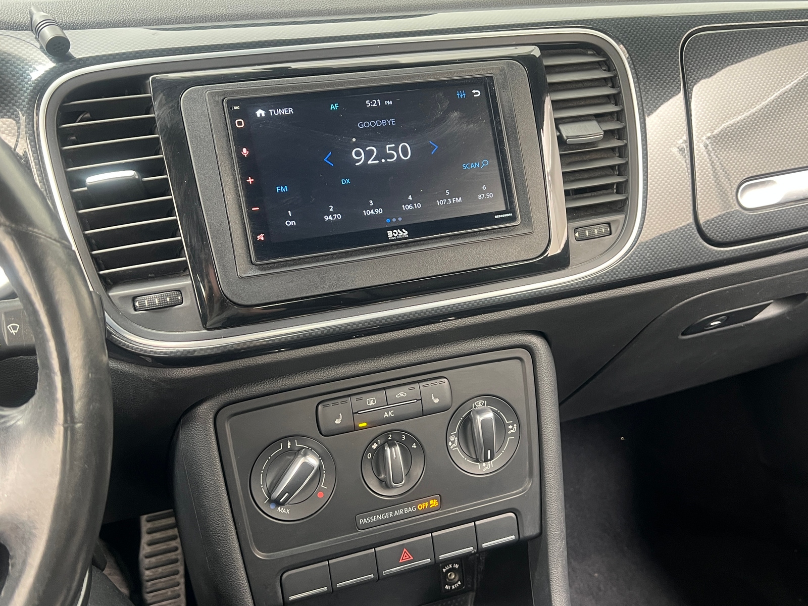 Thumbnail: 2015 Volkswagen Beetle - 3