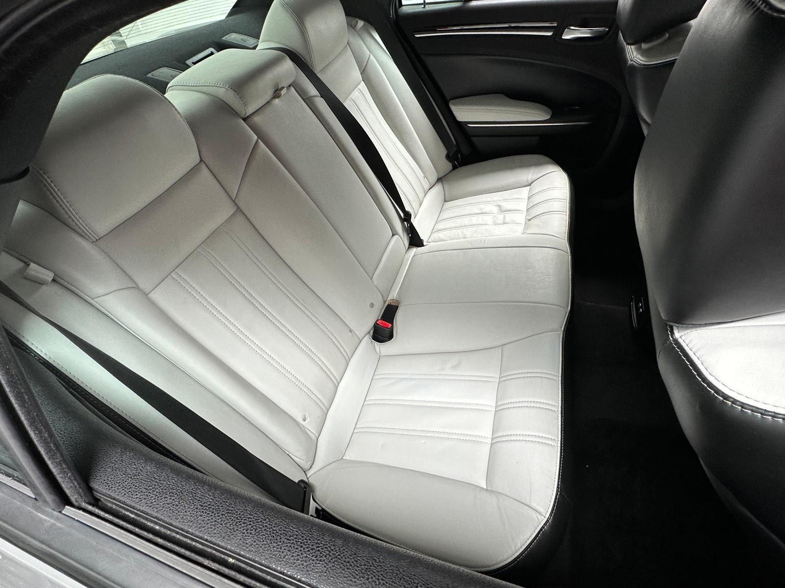 Thumbnail: 2018 Chrysler 300 - 5