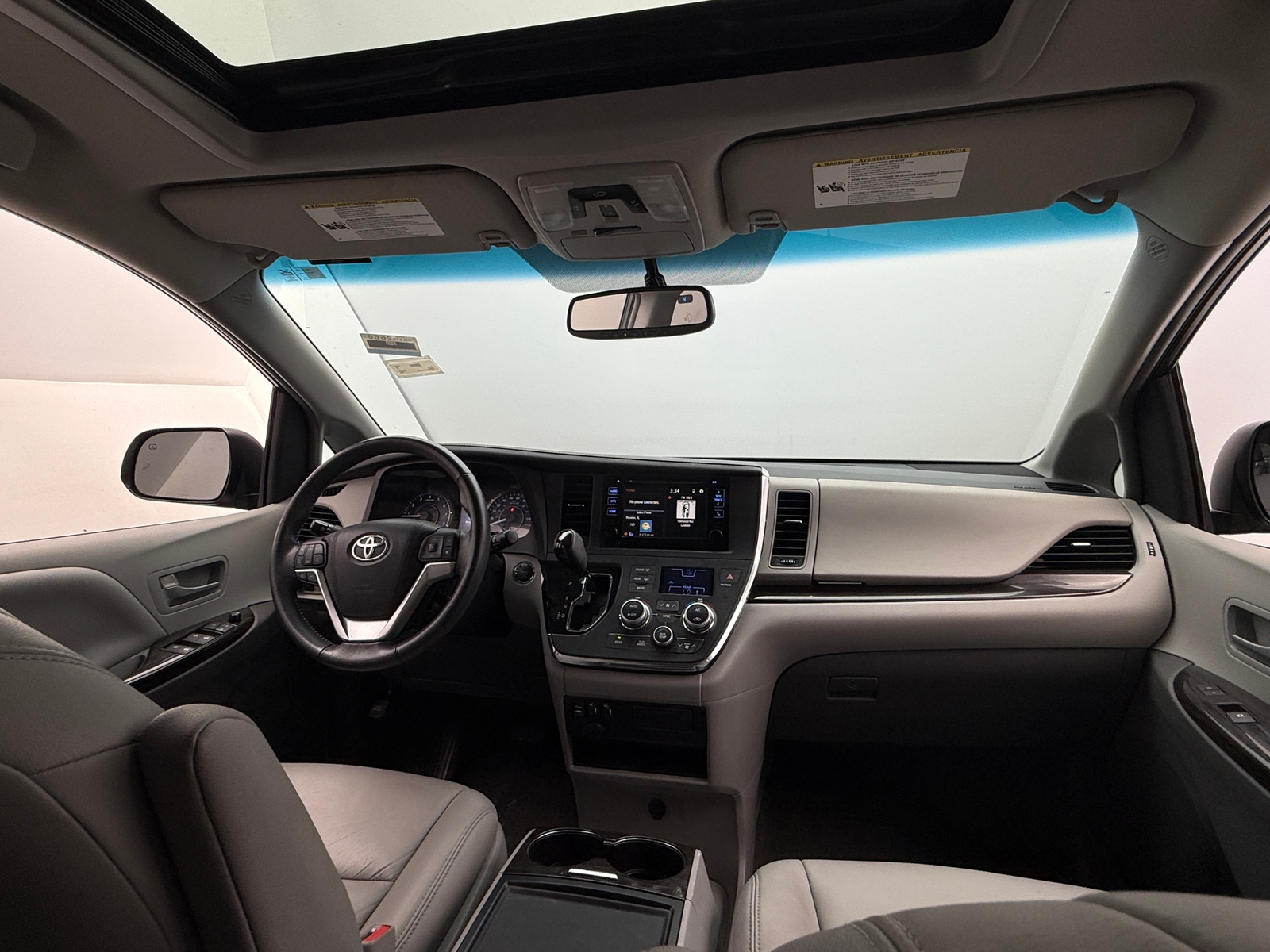 Thumbnail: 2015 Toyota Sienna - 2