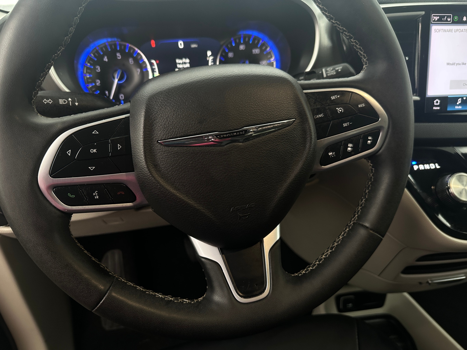 Thumbnail: 2024 Chrysler Pacifica - 4