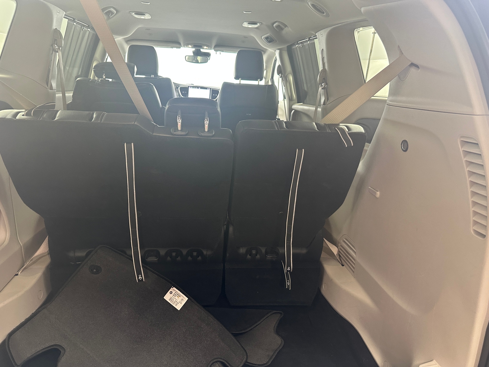 Thumbnail: 2024 Chrysler Pacifica - 6