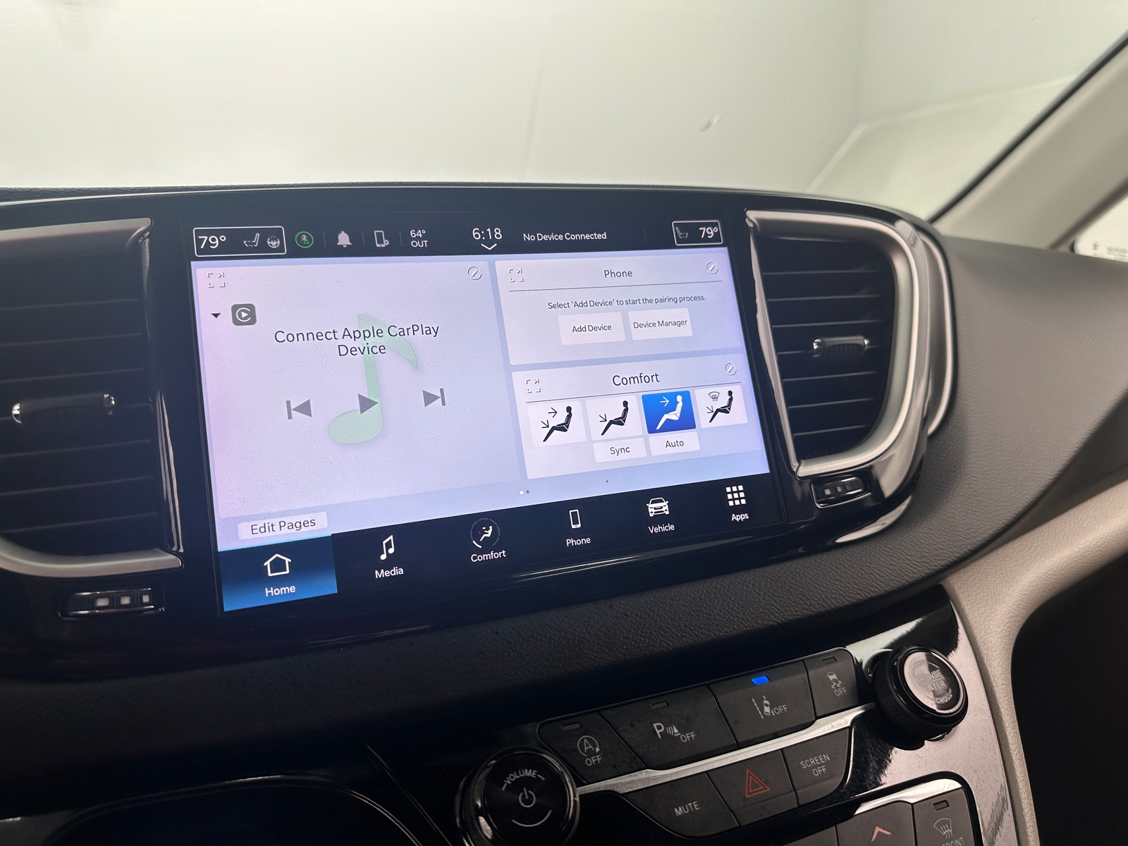 Thumbnail: 2024 Chrysler Pacifica - 3