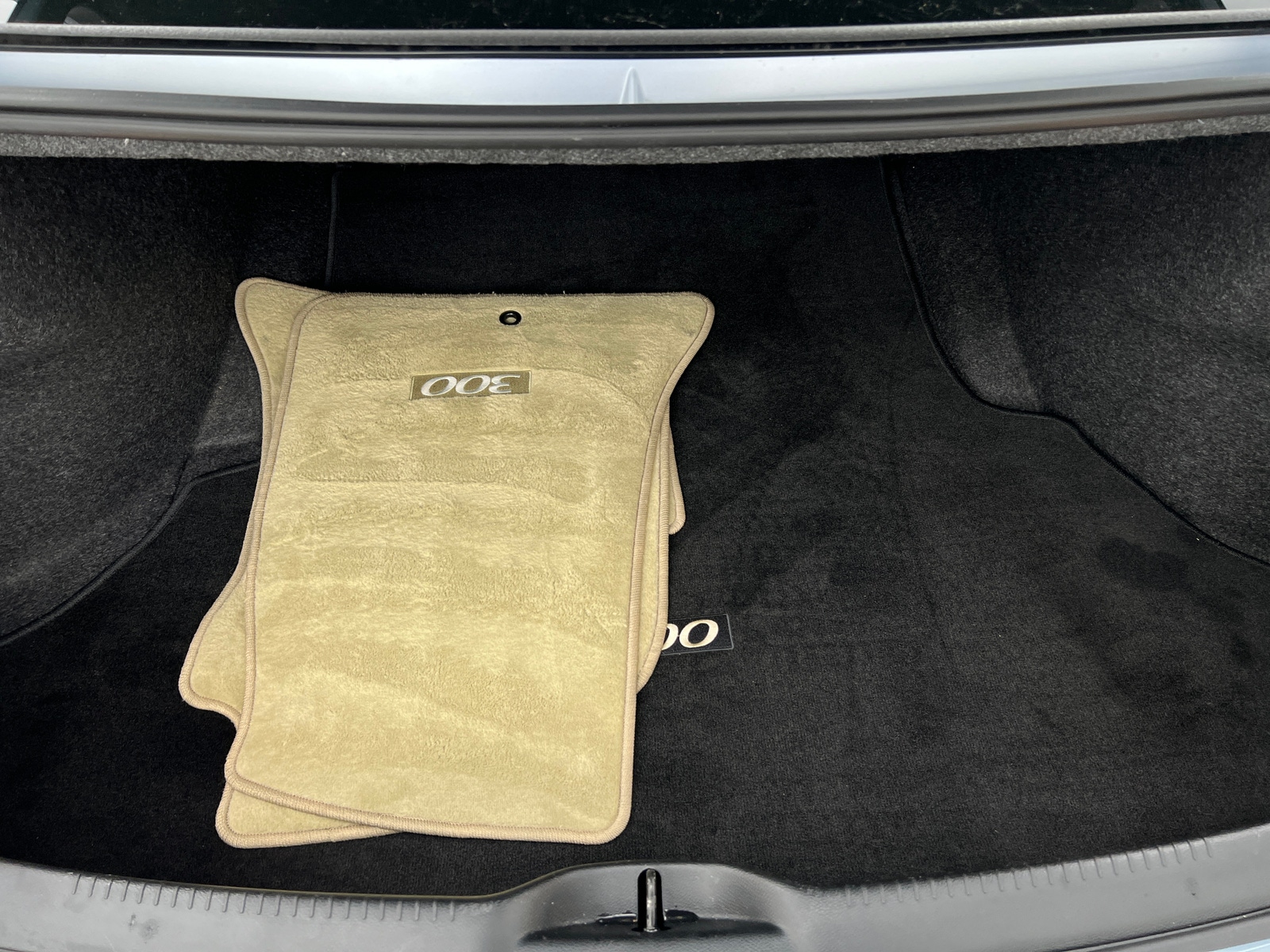 Thumbnail: 2012 Chrysler 300 - 6