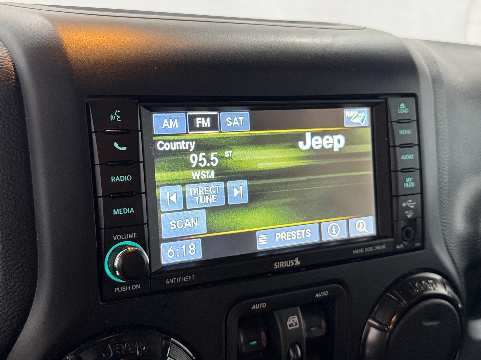 Thumbnail: 2017 Jeep Wrangler - 3