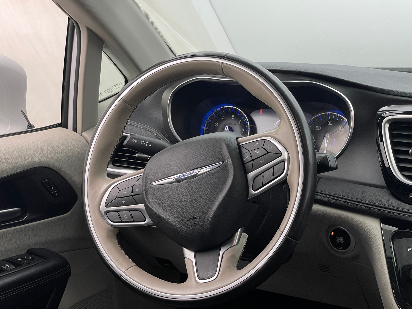 Thumbnail: 2020 Chrysler Pacifica - 4