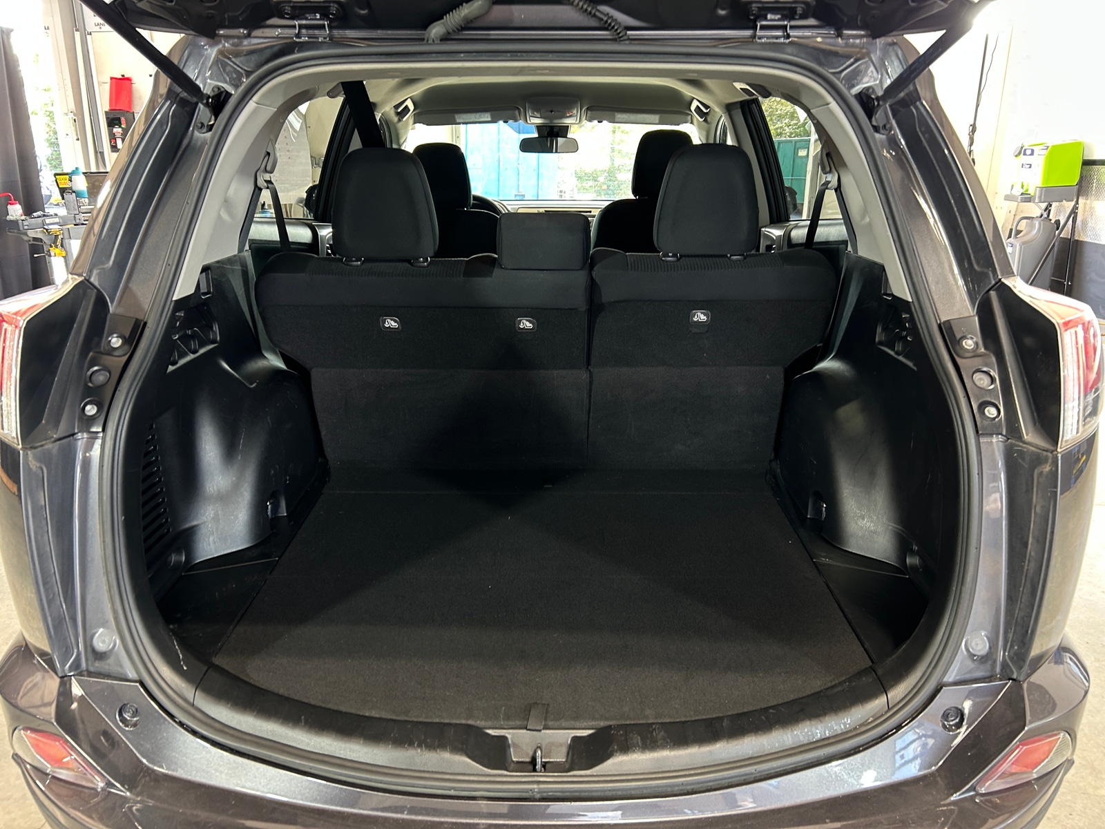 Thumbnail: 2017 Toyota RAV4 - 7