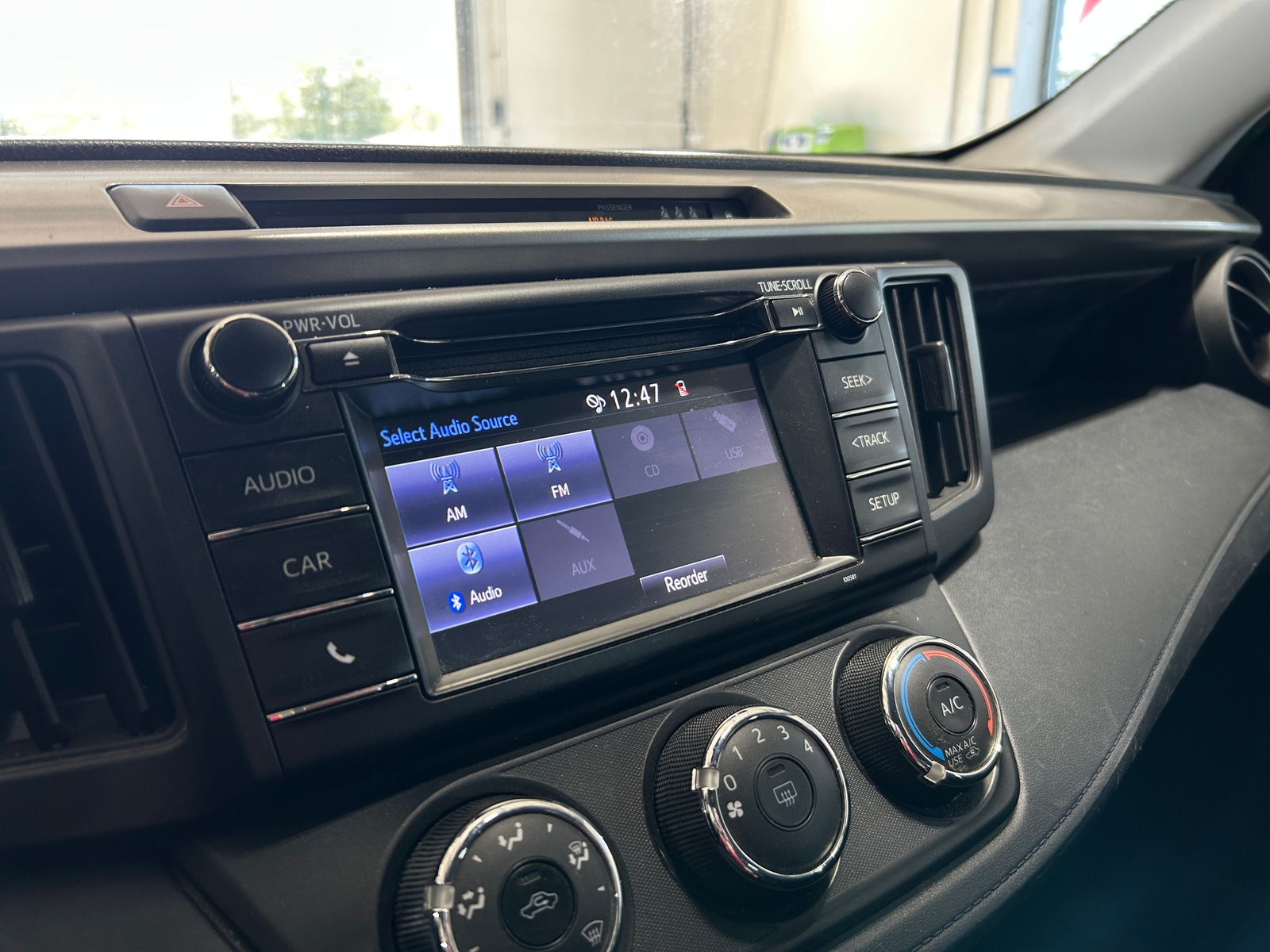 Thumbnail: 2017 Toyota RAV4 - 4