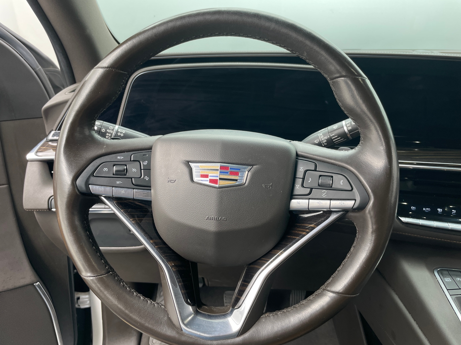 Thumbnail: 2021 Cadillac Escalade - 4