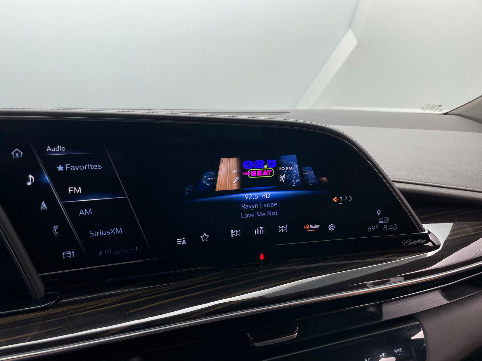 Thumbnail: 2021 Cadillac Escalade - 3