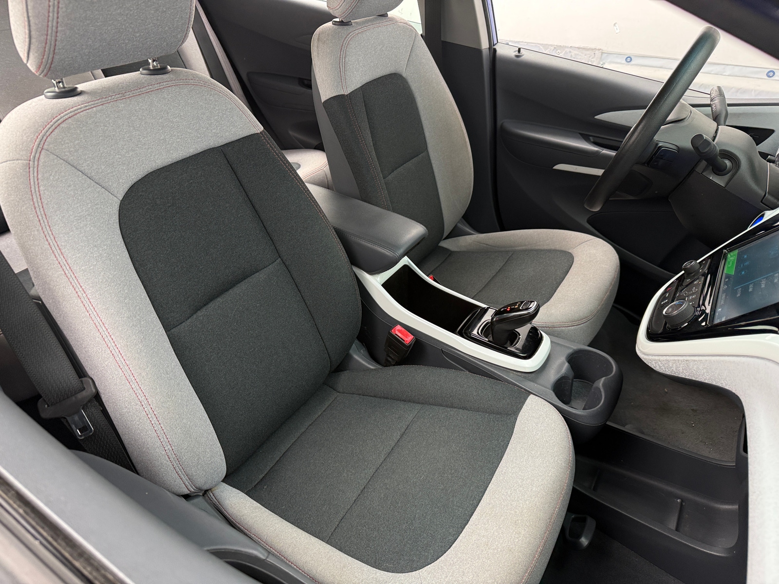 Thumbnail: 2018 Chevrolet Bolt EV - 2