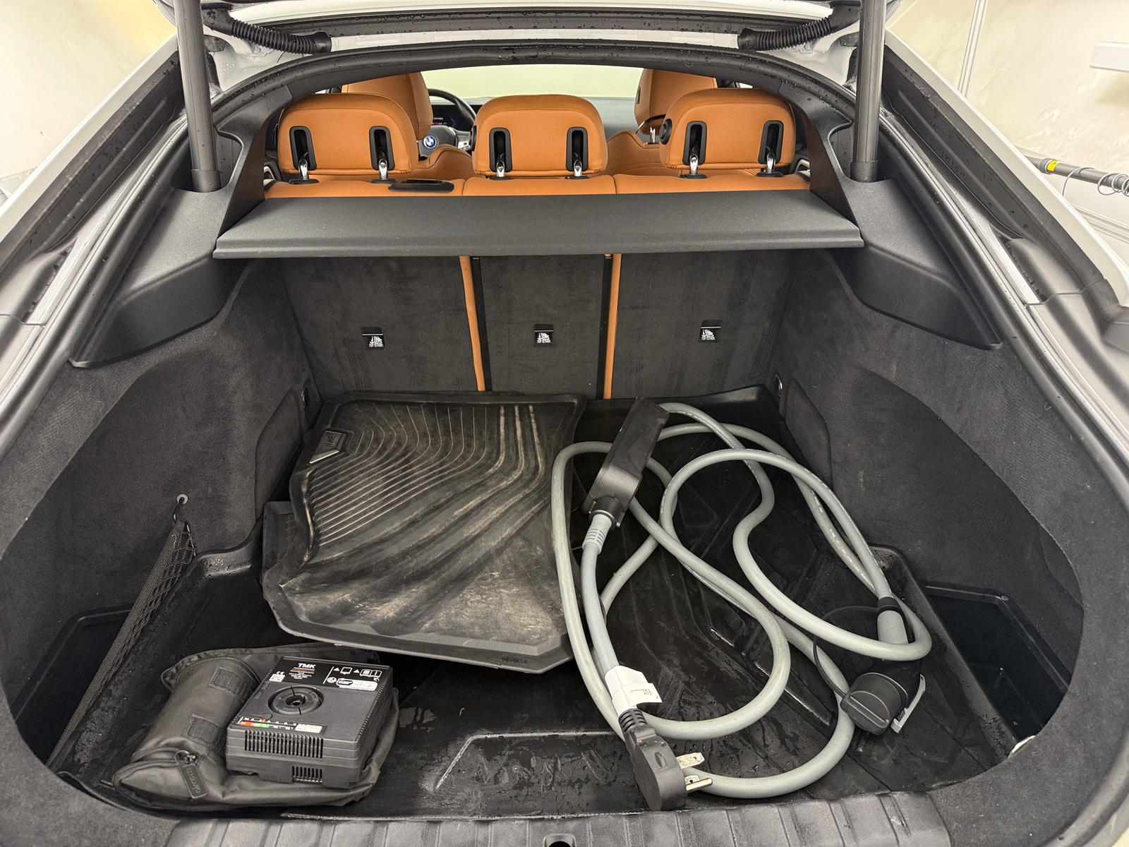 Thumbnail: 2024 BMW i4 - 6