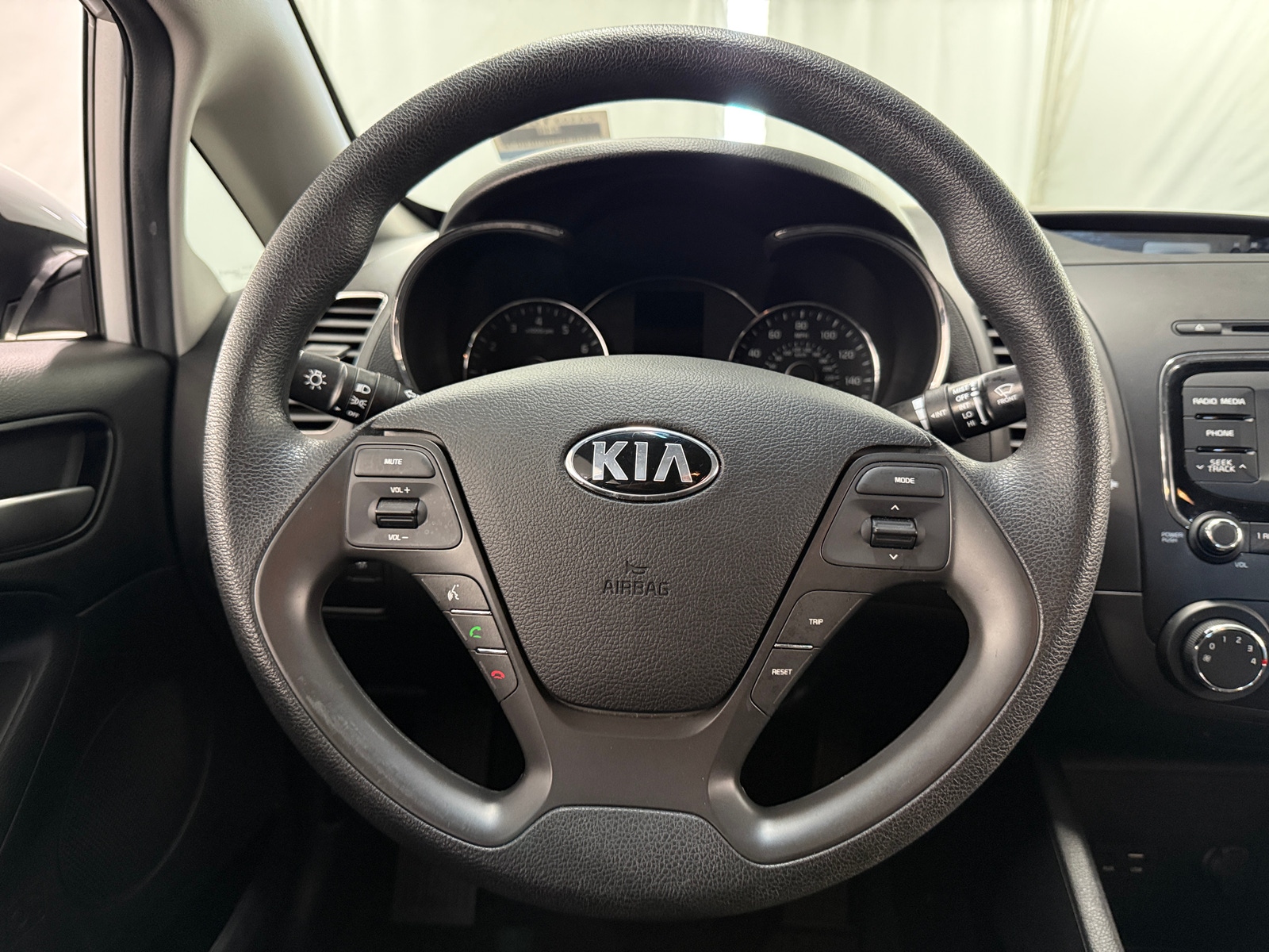 Thumbnail: 2017 Kia Forte - 5