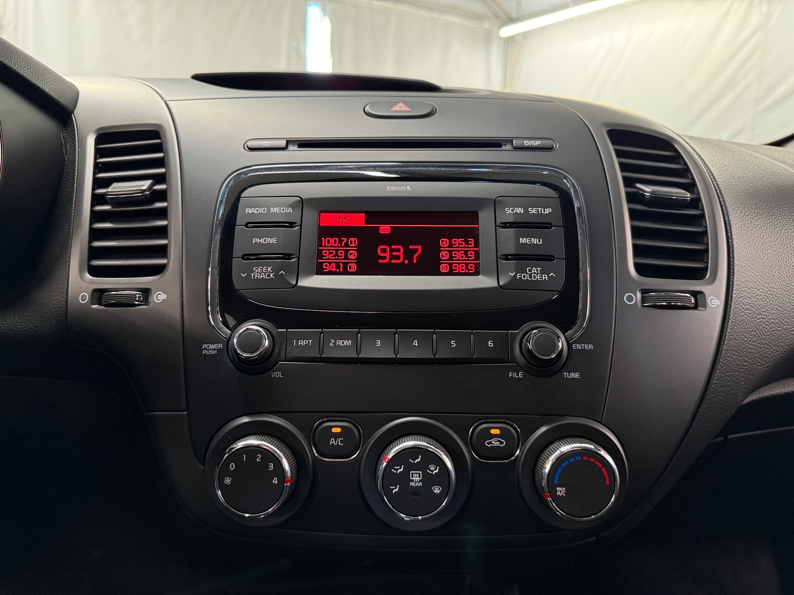 Thumbnail: 2017 Kia Forte - 4