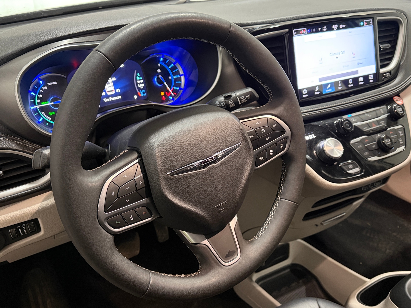 Thumbnail: 2024 Chrysler Pacifica - 4