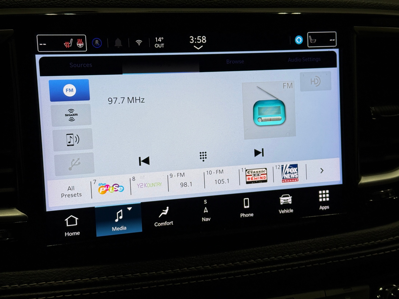 Thumbnail: 2024 Chrysler Pacifica - 3