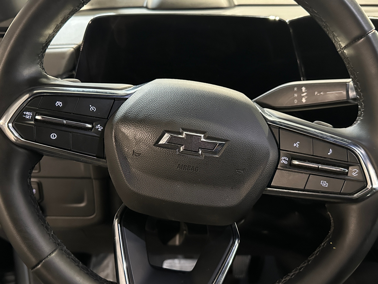 Thumbnail: 2025 Chevrolet Suburban - 4