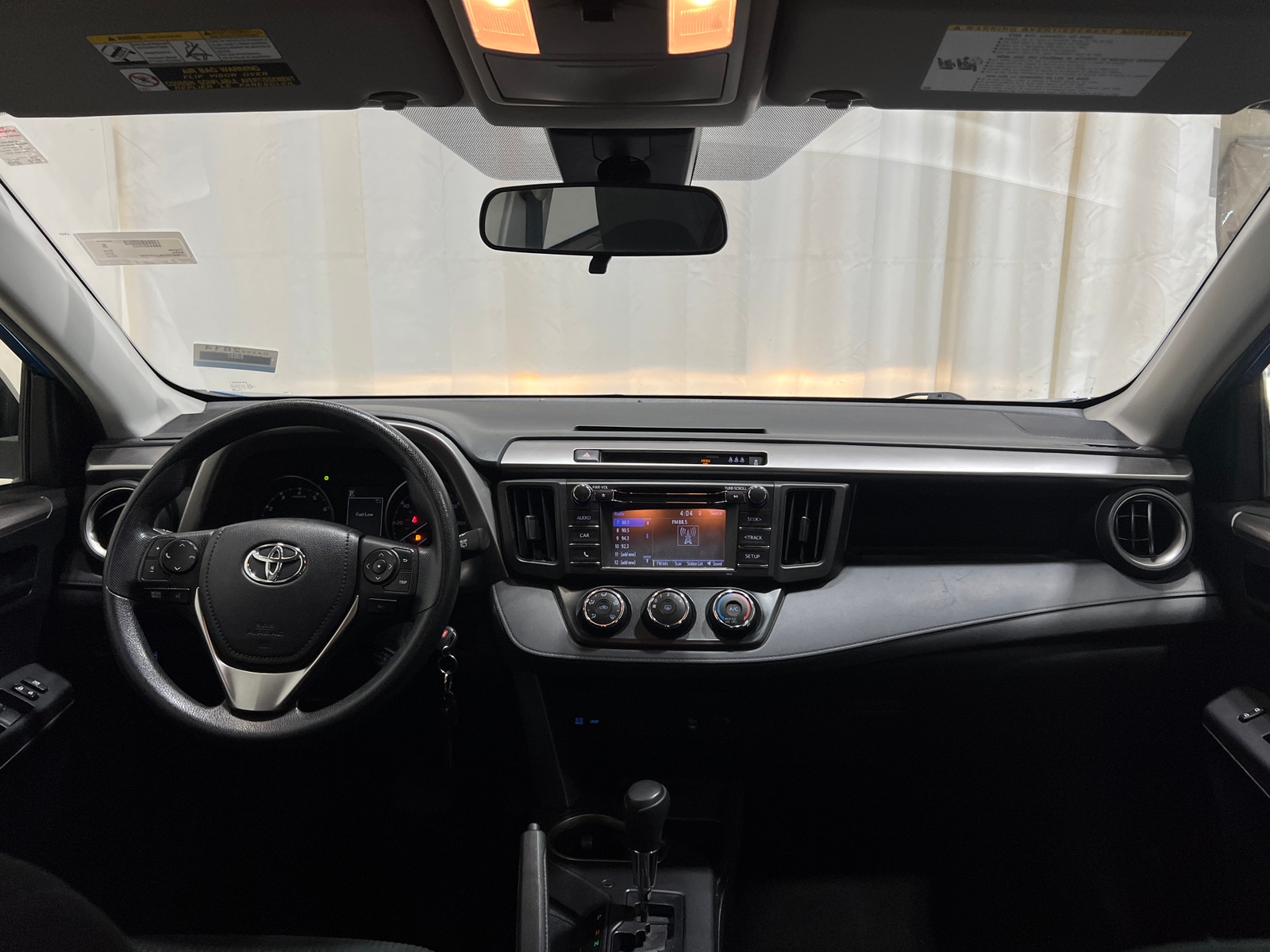 Thumbnail: 2018 Toyota RAV4 - 3