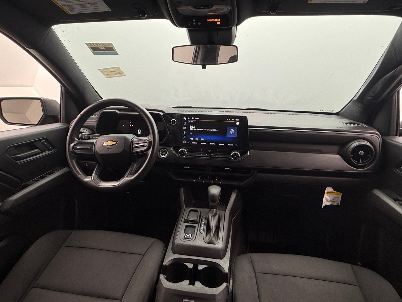 Thumbnail: 2023 Chevrolet Colorado - 3