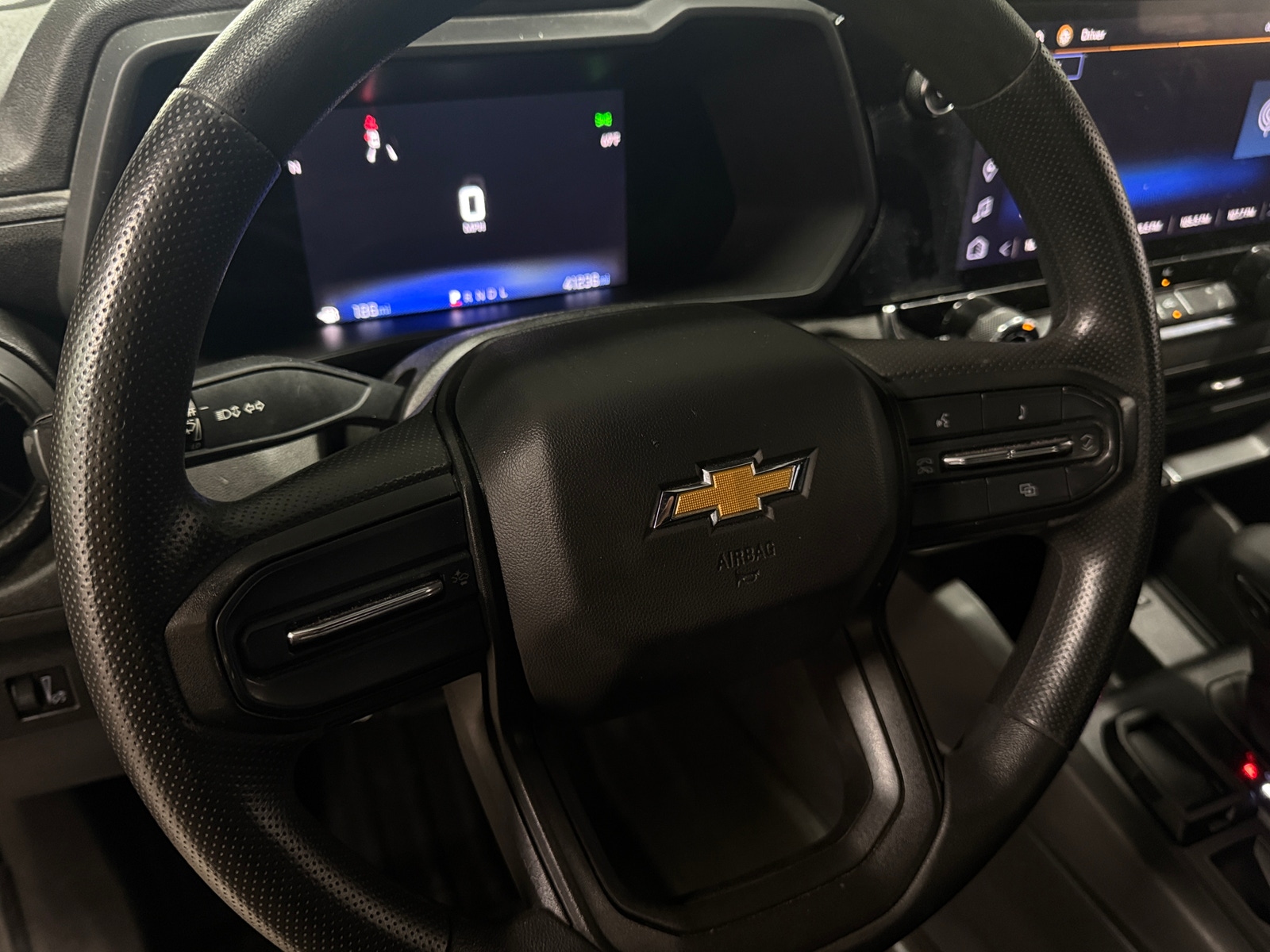 Thumbnail: 2023 Chevrolet Colorado - 5