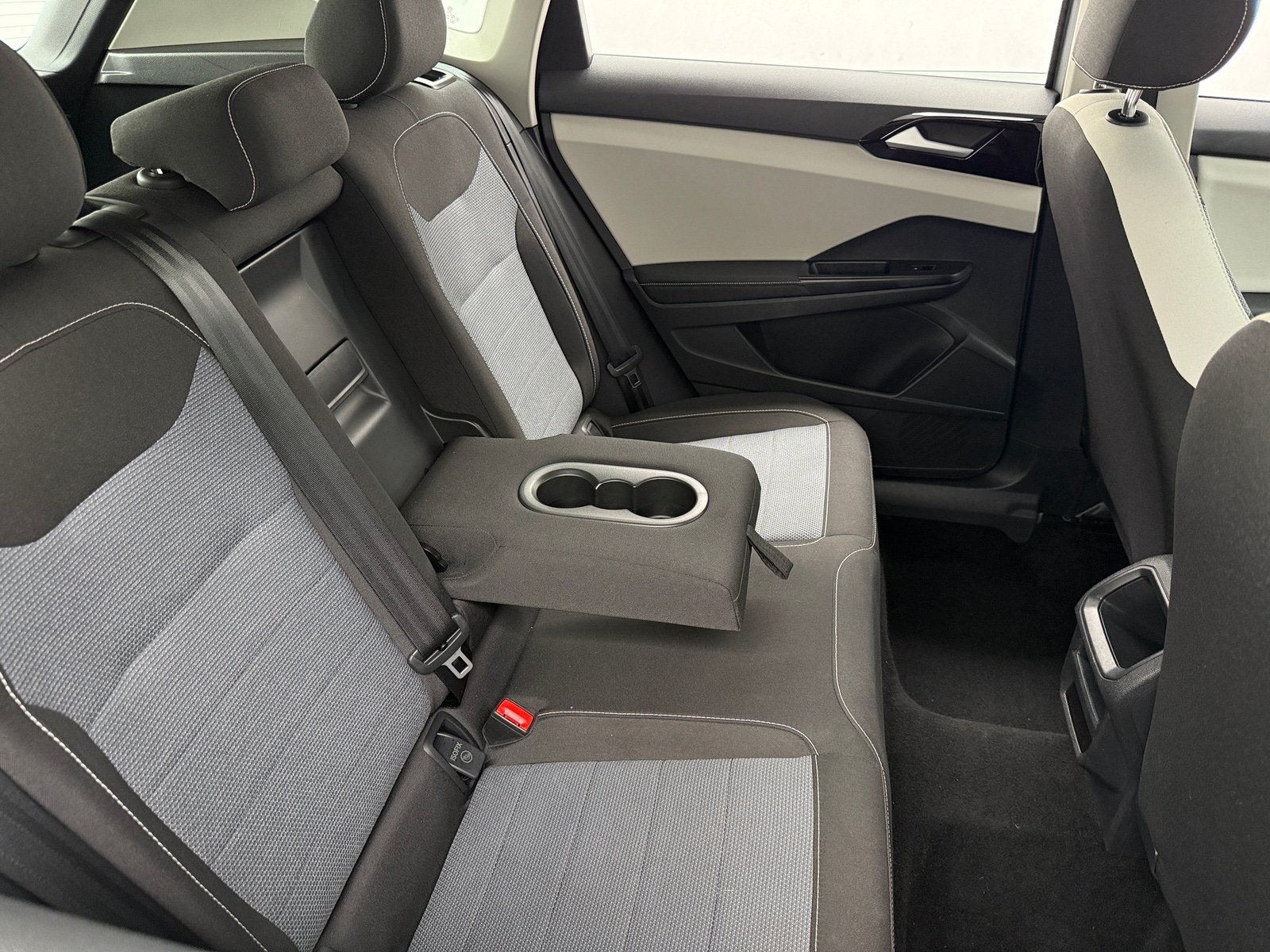 Thumbnail: 2025 Volkswagen Taos - 6