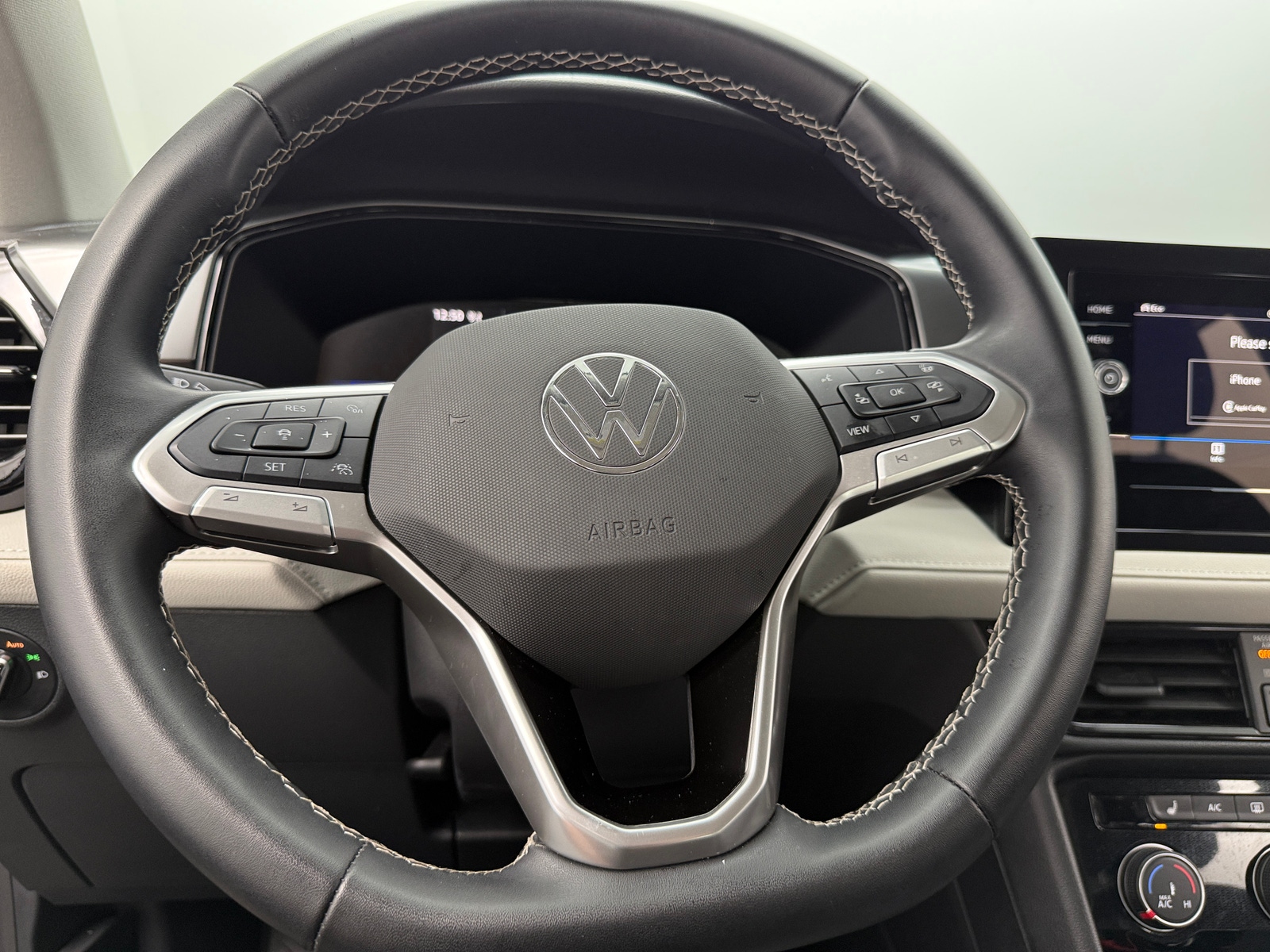 Thumbnail: 2025 Volkswagen Taos - 5