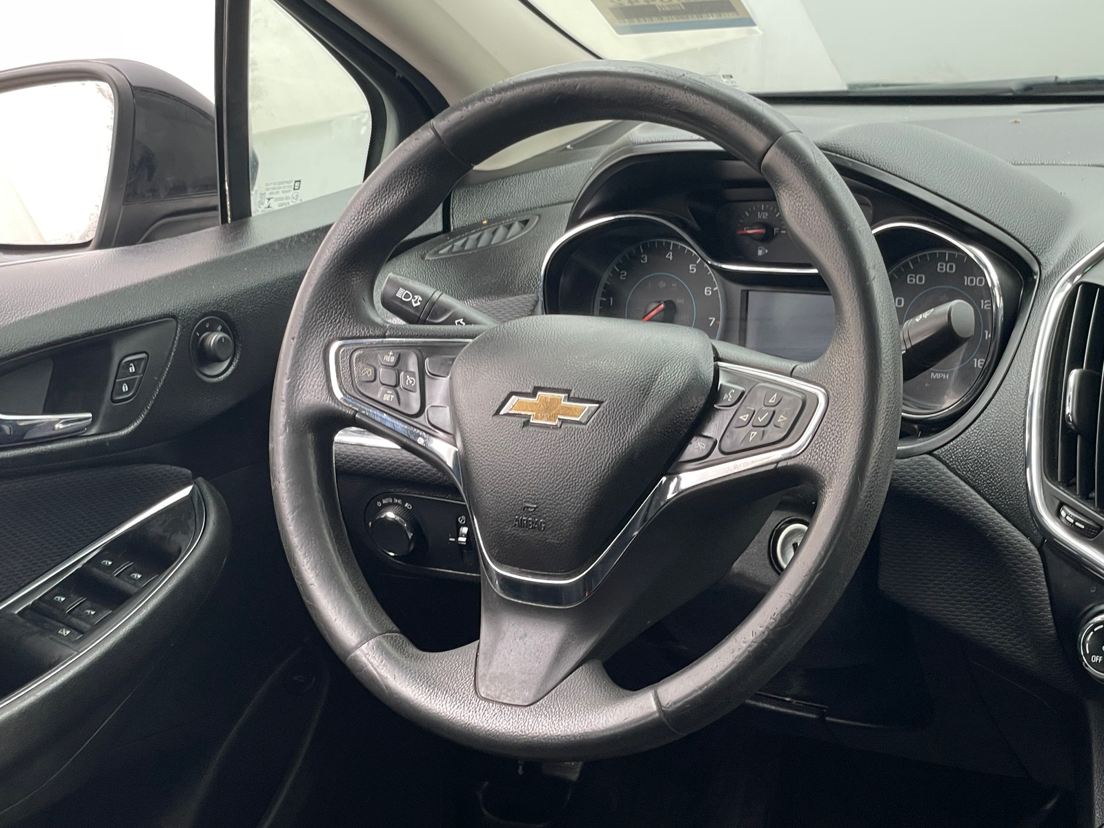 Thumbnail: 2018 Chevrolet Cruze - 5