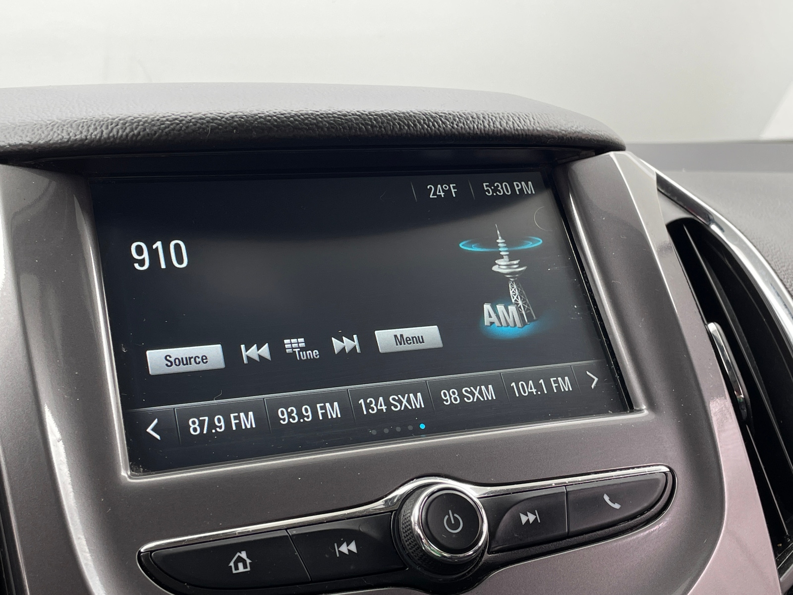 Thumbnail: 2018 Chevrolet Cruze - 4