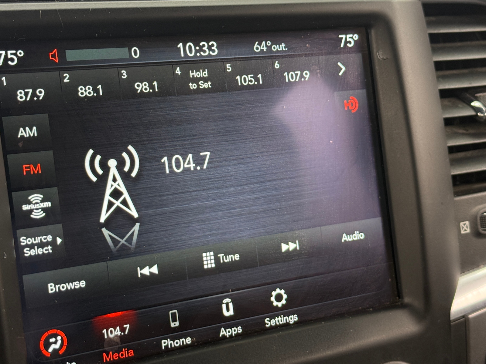 Thumbnail: 2021 RAM 1500 Classic - 4