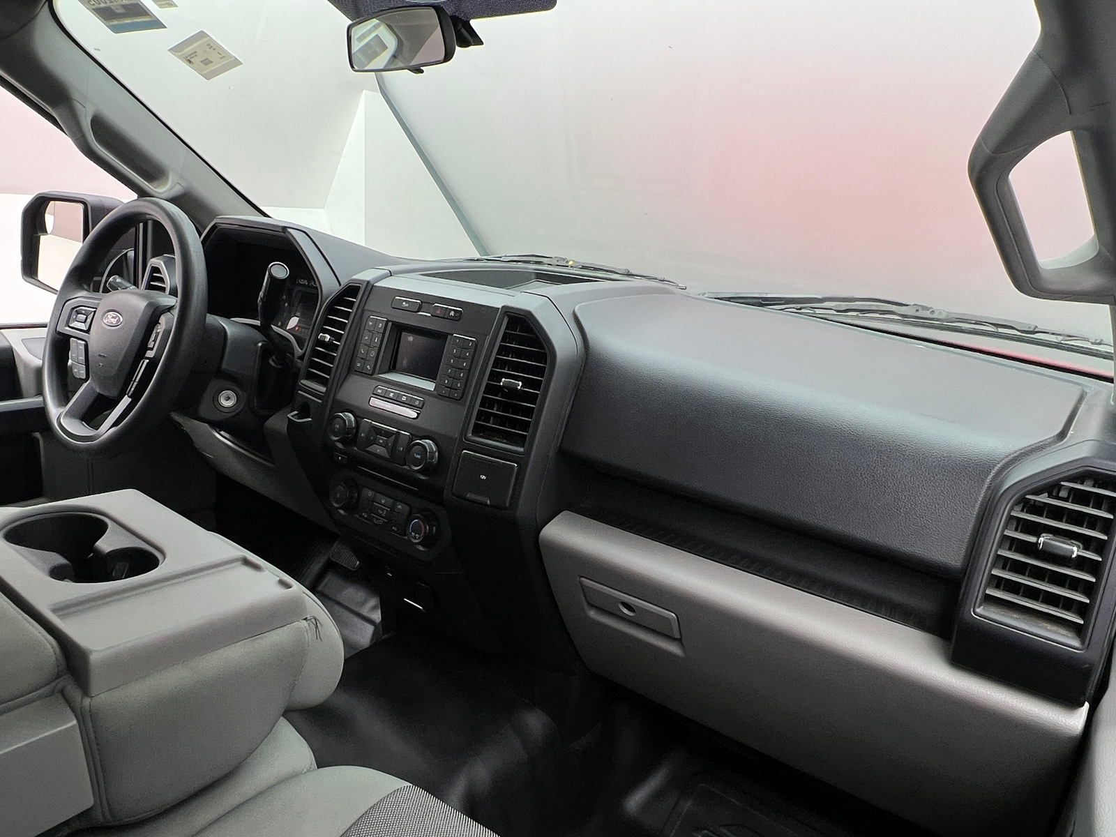 Thumbnail: 2018 Ford Econoline - 3