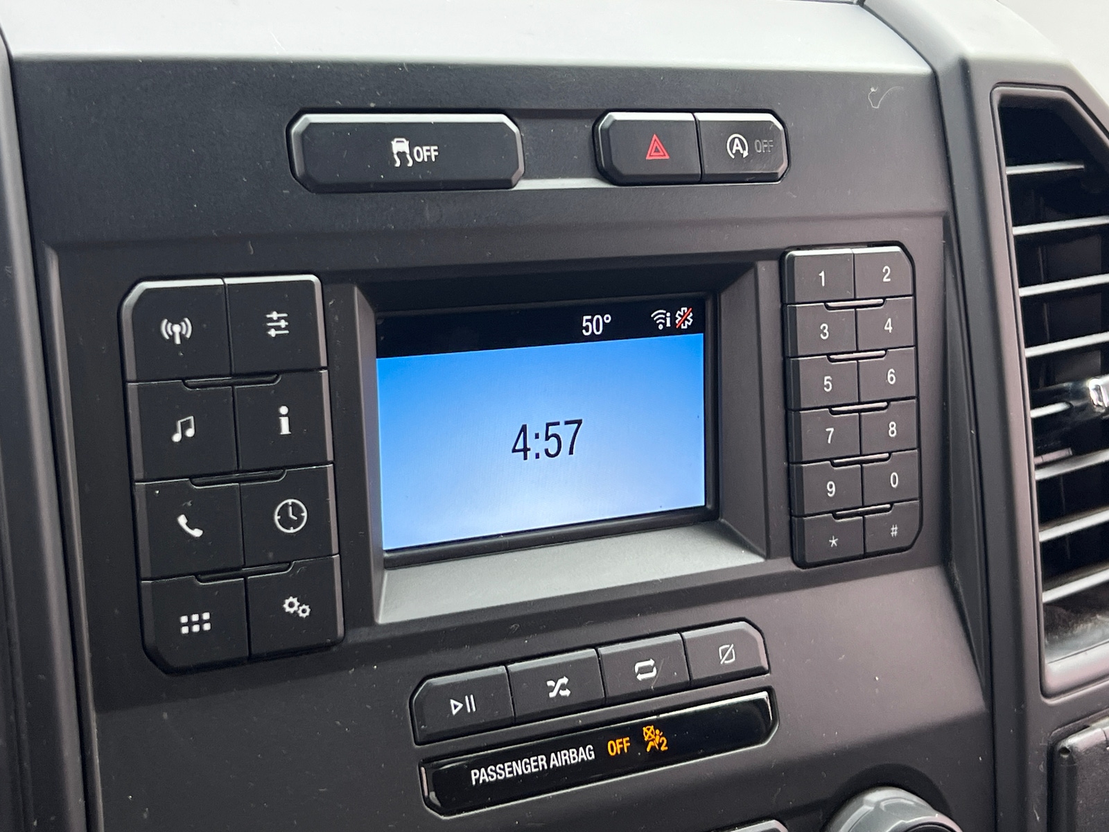 Thumbnail: 2018 Ford Econoline - 4