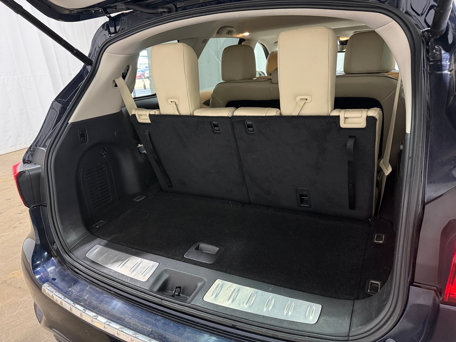 Thumbnail: 2017 INFINITI QX60 - 6