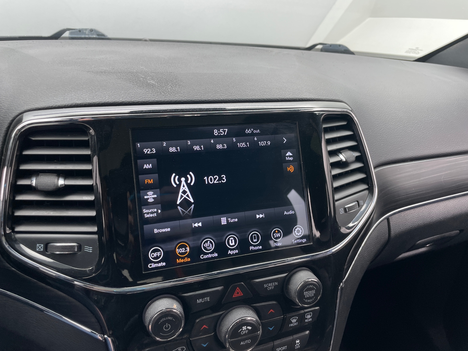 Thumbnail: 2021 Jeep Grand Cherokee - 3