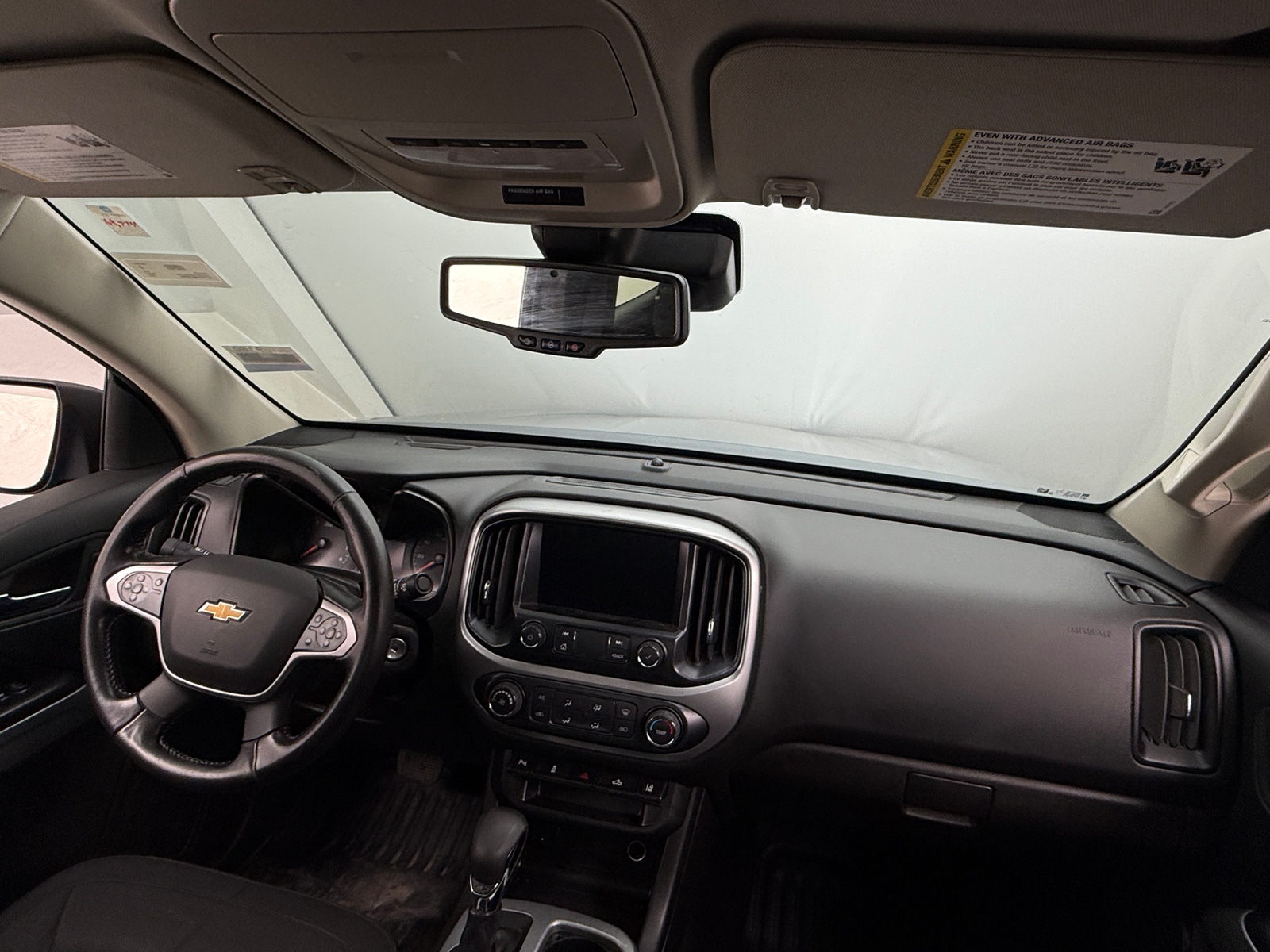 Thumbnail: 2022 Chevrolet Colorado - 3