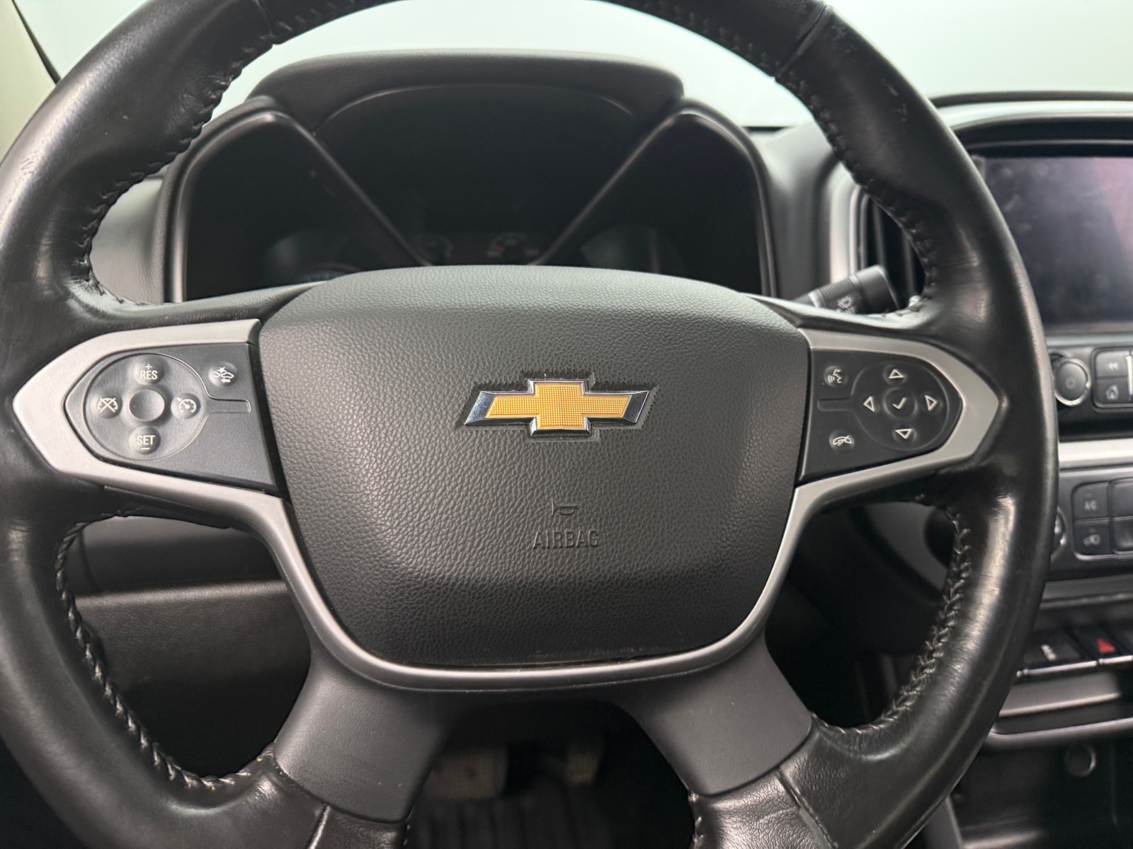 Thumbnail: 2022 Chevrolet Colorado - 5