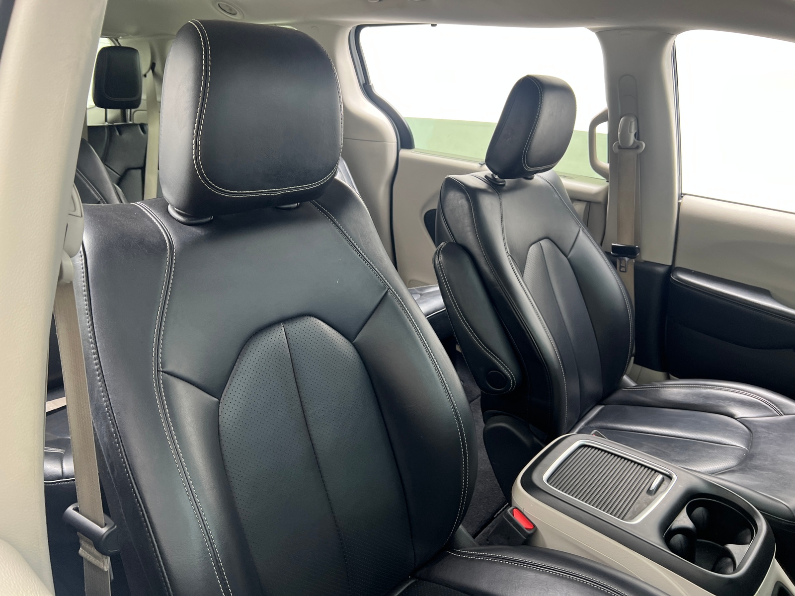 Thumbnail: 2023 Chrysler Pacifica - 2