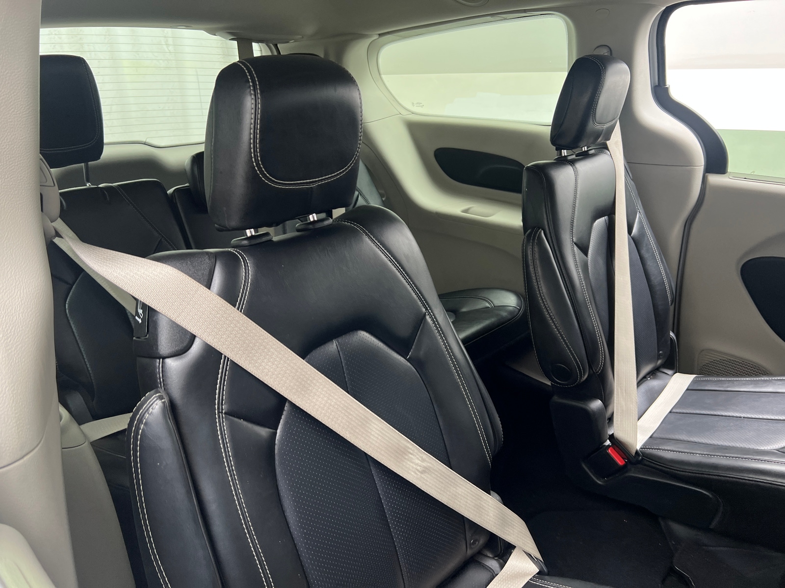 Thumbnail: 2023 Chrysler Pacifica - 6