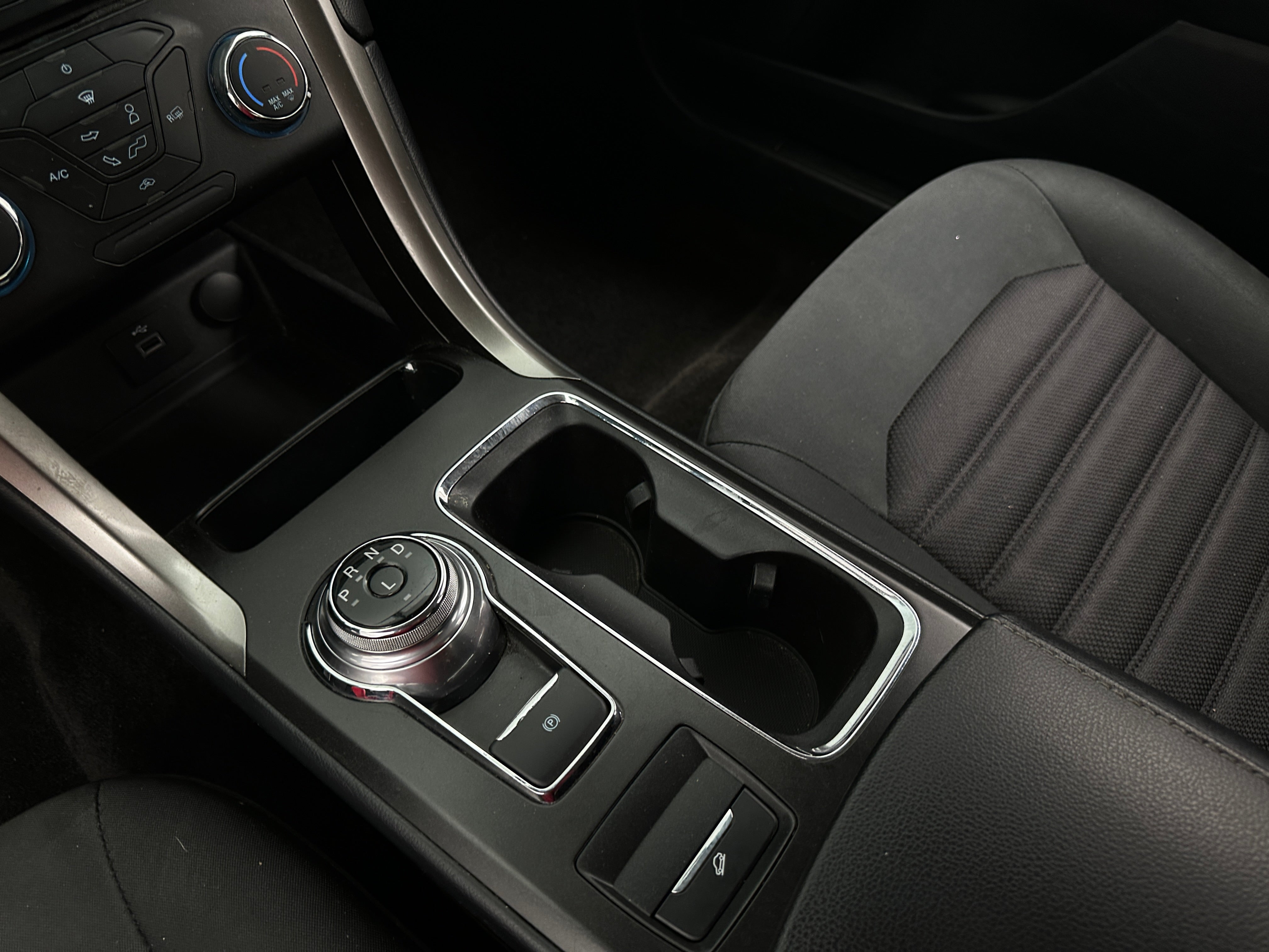 2018 Ford Fusion SE - Photo 8