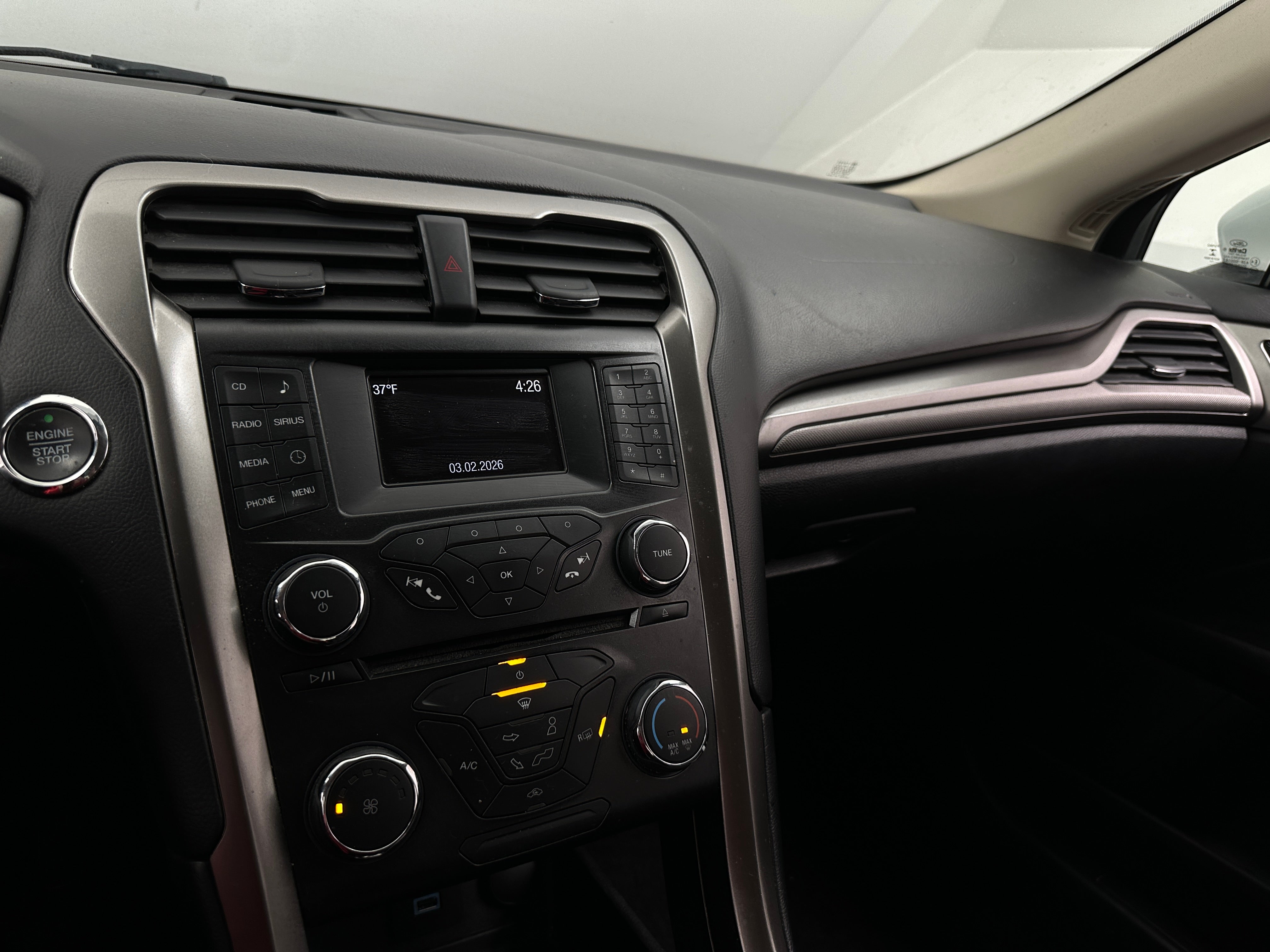 2018 Ford Fusion SE - Photo 11