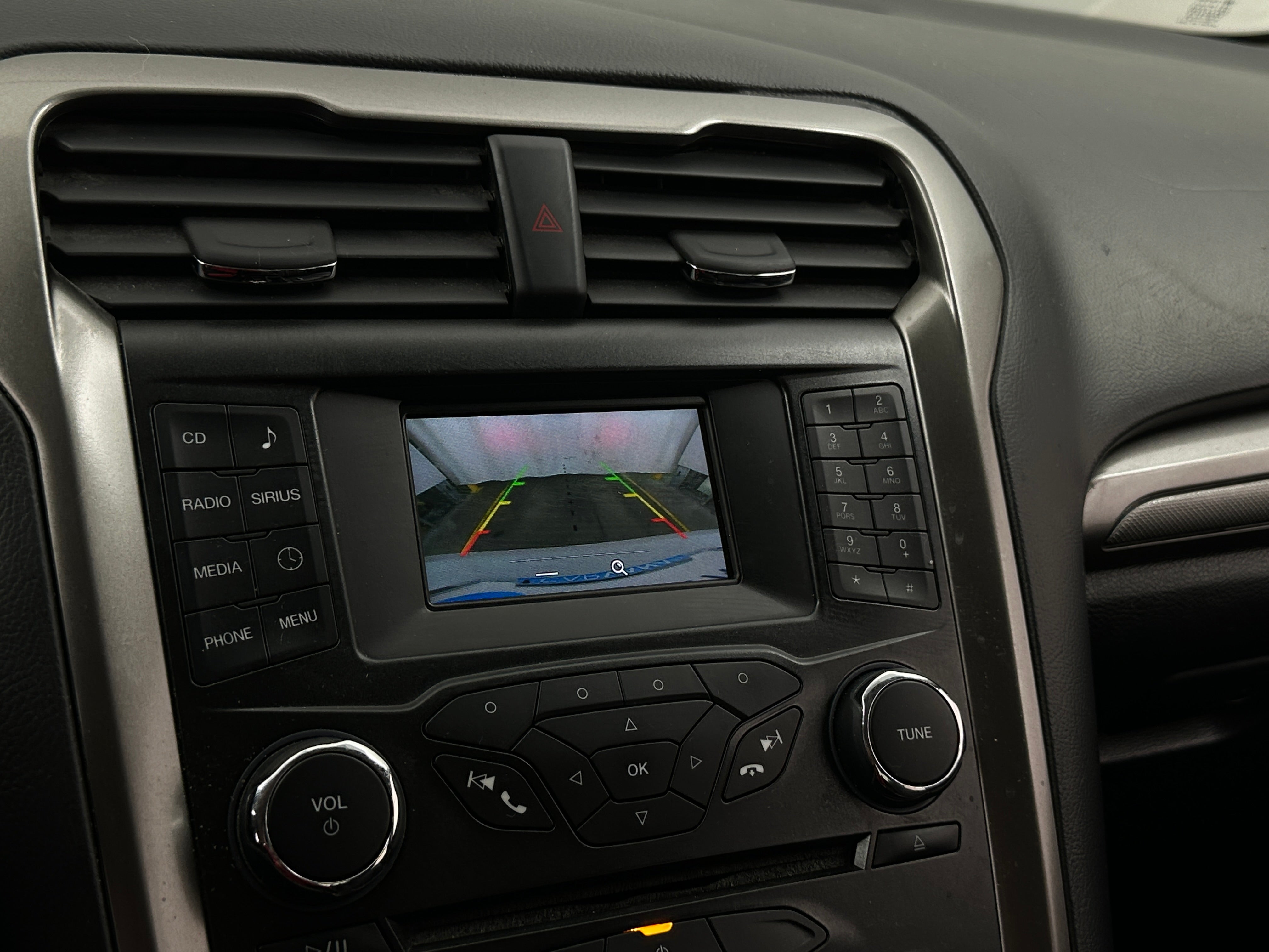 2018 Ford Fusion SE - Photo 12
