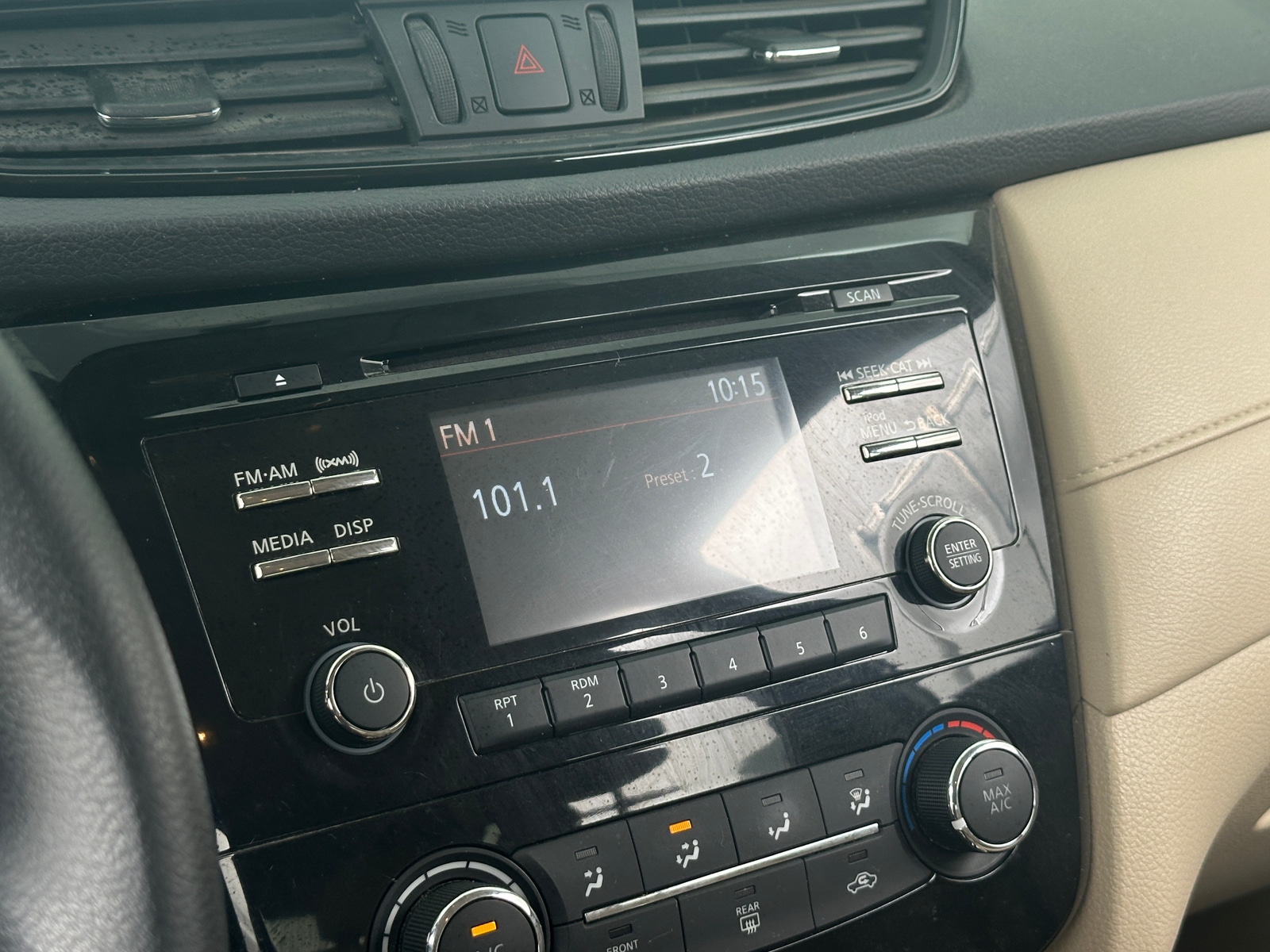 Thumbnail: 2017 Nissan Rogue - 4