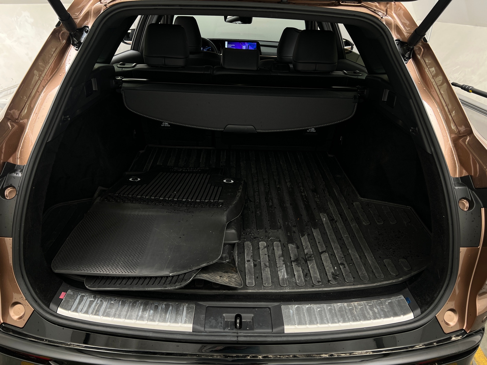 Thumbnail: 2025 Toyota Crown Signia - 6