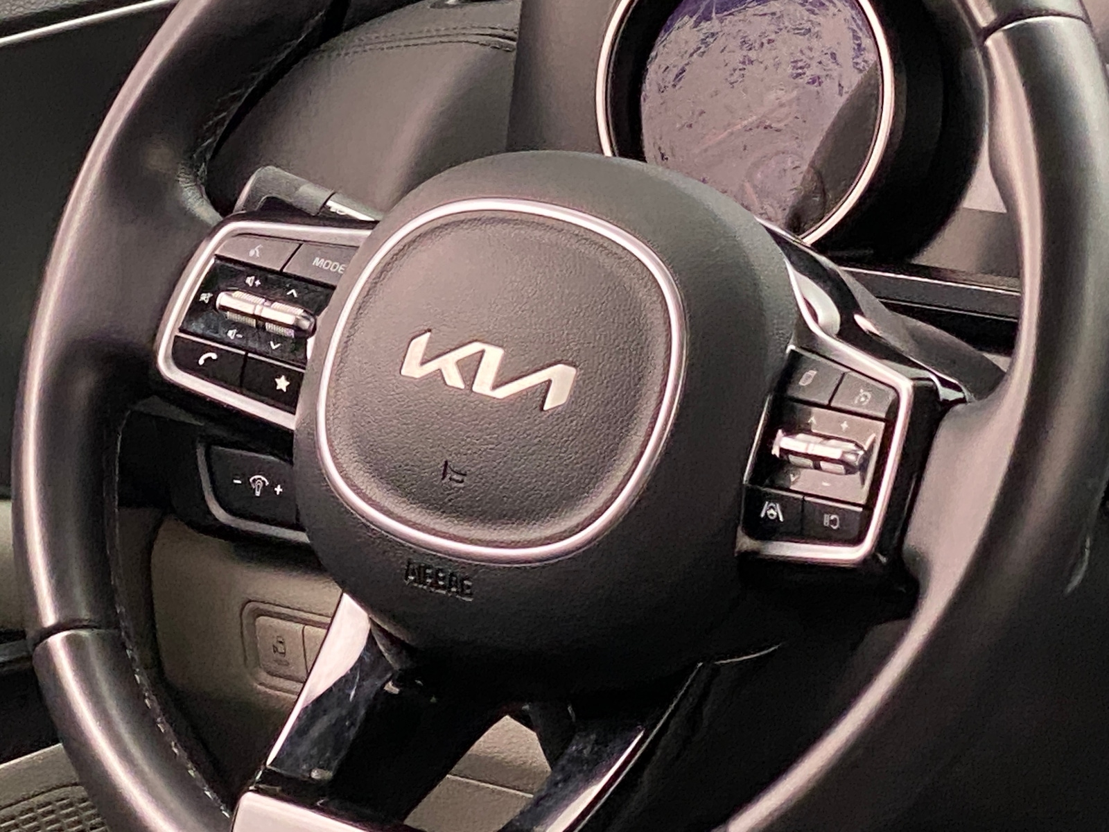 Thumbnail: 2024 Kia Carnival - 4