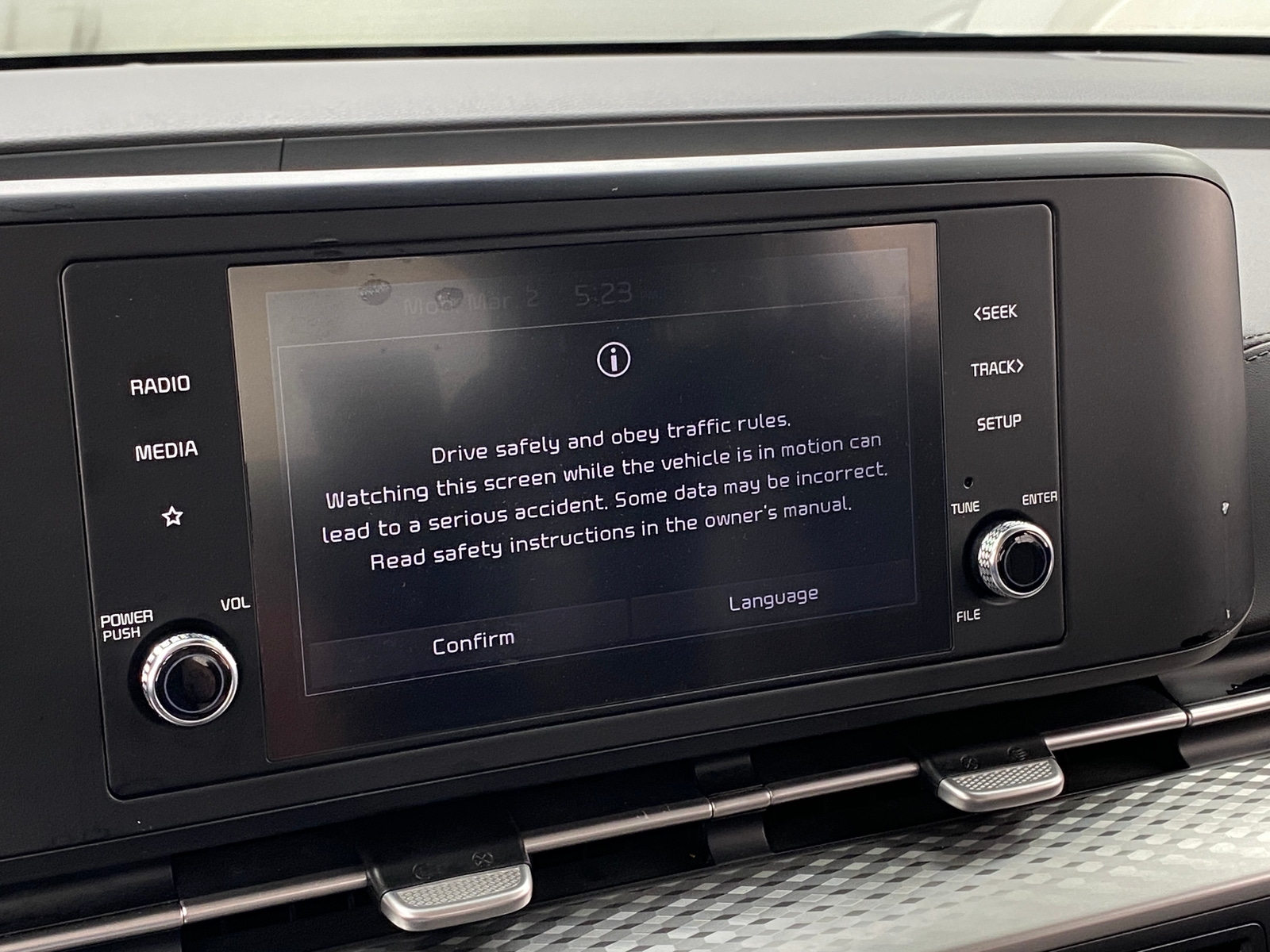 Thumbnail: 2024 Kia Carnival - 3